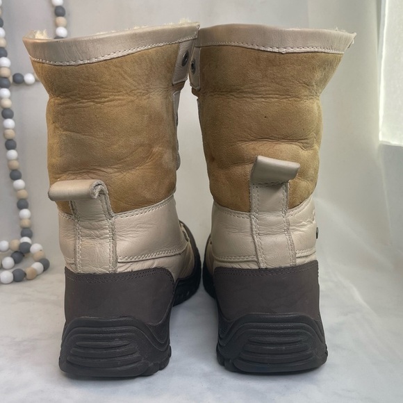UGG 1909 Adirondack Women's Leather Snow Boots size 6.5 Beige and Brown - Picture 4 of 13